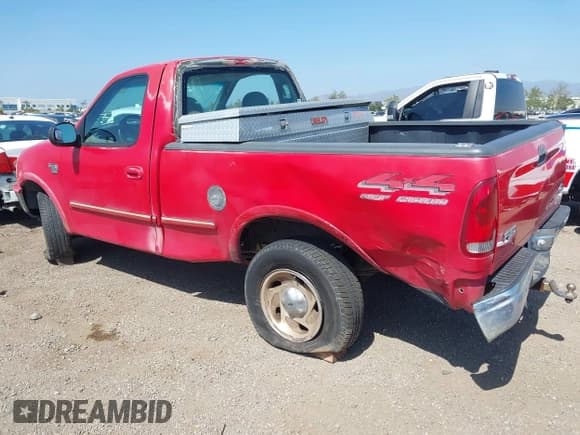 ✅ 1998 Ford F-150 • VIN: 1FTZF18W4WKB72369 • Lot: 42288924. Wystawiony na IAAI z przebiegiem 157 100 mil. Bezpłatny archiwum sprzedaży aukcyjnych z USA i szczegółowy raport historii pojazdu na DreamBid. Zdjęcie 3.