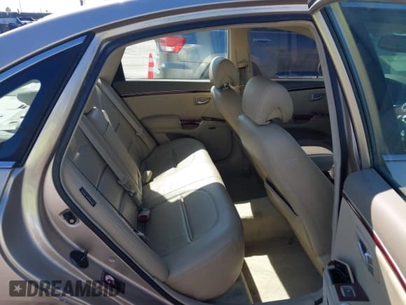 ✅ 2006 Hyundai Azera SE • VIN: KMHFC46F66A124356 • Lot: 43560908. Listed on IAAI with 155,569 mi. Free auction sales archive from the USA and detailed vehicle history report at DreamBid. Image 8.