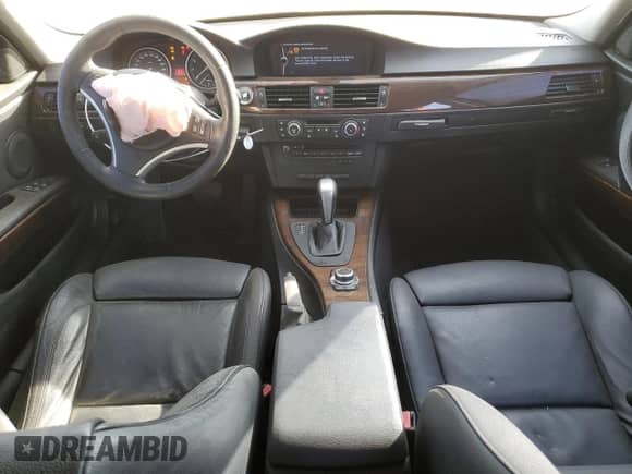 2011 BMW 3 Series 328i xDrive z VIN WBAPK7C56BF087781, wystawiony jako Copart lot #81316205 z przebiegiem 190 618 mil mil oraz Szkoda całkowita • Salvage title. Historia ofert i sprzedaży dostępna na DreamBid. Obrazek 8.