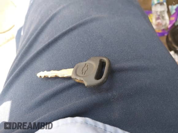 ✅ 1995 GMC Sierra 1500 • VIN: 2GTEC19K1S1534915 • Lot: 43112864. Wystawiony na IAAI z przebiegiem 205 048 mil mil. Skorzystaj z bezpłatnego archiwum sprzedaży aukcyjnych z USA i zobacz szczegółowy raport historii pojazdu na DreamBid. Zdjęcie 11.