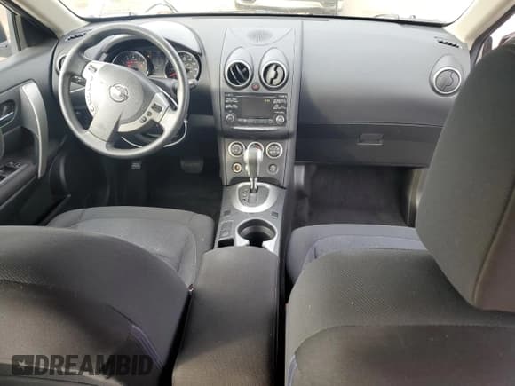 ✅ 2015 Nissan Rogue S • VIN: JN8AS5MVXFW751683 • Lot: 90574775. Wystawiony na Copart z przebiegiem 109 152 mil. Bezpłatny archiwum sprzedaży aukcyjnych z USA i szczegółowy raport historii pojazdu na DreamBid. Zdjęcie 8.