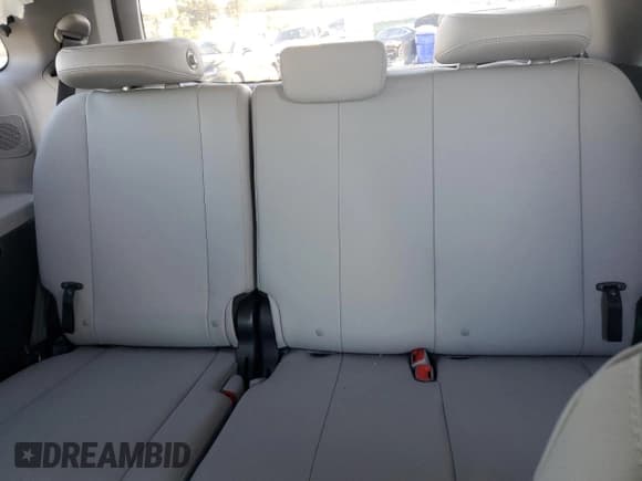 ✅ 2017 Toyota Sienna XLE • VIN: 5TDDZ3DC7HS159006 • Lot: 90538155. Wystawiony na Copart z przebiegiem 76 918 mil. Bezpłatny archiwum sprzedaży aukcyjnych z USA i szczegółowy raport historii pojazdu na DreamBid. Zdjęcie 10.