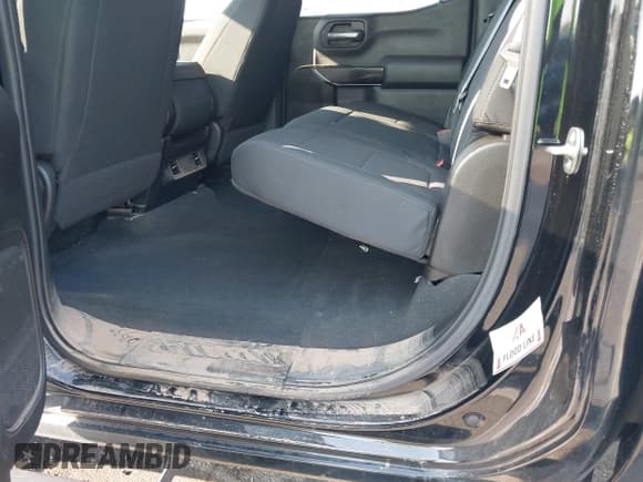 ✅ 2021 Chevrolet Silverado 1500 Custom Trail Boss • VIN: 1GCPYCEFXMZ447720 • Lot: 42997924. Wystawiony na IAAI z przebiegiem 39 845 mil. Bezpłatny archiwum sprzedaży aukcyjnych z USA i szczegółowy raport historii pojazdu na DreamBid. Zdjęcie 6.