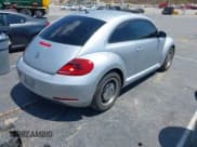 ✅ 2012 Volkswagen Beetle 2.5L PZEV • VIN: 3VWJP7AT2CM656877 • Lot: 42773694. Wystawiony na IAAI z przebiegiem 132 925 mil. Bezpłatny archiwum sprzedaży aukcyjnych z USA i szczegółowy raport historii pojazdu na DreamBid. Zdjęcie 4.