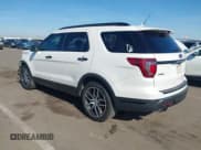 ✅ 2018 Ford Explorer Sport • VIN: 1FM5K8GT6JGC87122 • Lot: 43673299. Wystawiony na IAAI z przebiegiem 118 391 mil. Bezpłatny archiwum sprzedaży aukcyjnych z USA i szczegółowy raport historii pojazdu na DreamBid. Zdjęcie 3.