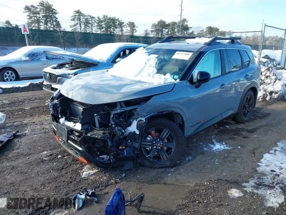 ✅ 2025 Nissan Rogue SV • VIN: 5N1BT3BB3SC788124 • Lot: 41527086. Listed on IAAI with 4,589 mi. Free auction sales archive from the USA and detailed vehicle history report at DreamBid. Image 2.