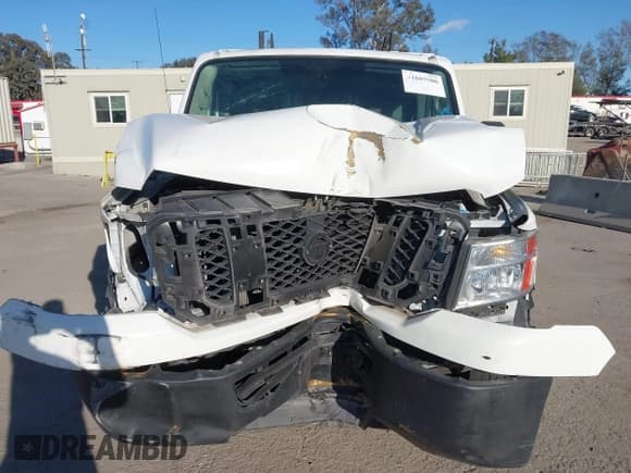 ✅ 2018 Nissan NV Cargo S • VIN: 1N6BF0KY3JN804319 • Lot: 41685586. Wystawiony na IAAI z przebiegiem 97 488 mil. Bezpłatny archiwum sprzedaży aukcyjnych z USA i szczegółowy raport historii pojazdu na DreamBid. Zdjęcie 12.