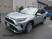 ✅ 2025 Toyota RAV4 SE • VIN: JTMCB3FV4SD274566 • Lot: 43590362. Wystawiony na IAAI z przebiegiem 4 470 mil. Bezpłatny archiwum sprzedaży aukcyjnych z USA i szczegółowy raport historii pojazdu na DreamBid. Zdjęcie 2.