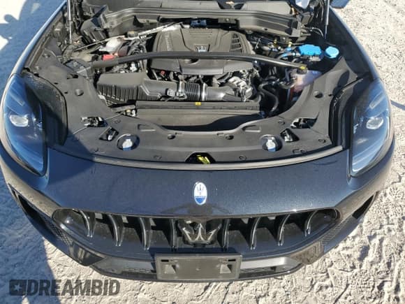 ✅ 2023 Maserati Grecale GT • VIN: ZN682AVA4P7438749 • Лот: 80856314. Опубликован ранее на Copart с пробегом 11 000 миль. Бесплатный доступ к архиву аукционных продаж из США и подробный отчёт об истории автомобиля на DreamBid. Изображение 12.