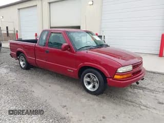 ✅ 2000 Chevrolet S-10 LS • VIN: 1GCCS1956Y8309853 • Лот: 43611014. Опубликован ранее на IAAI с пробегом 283 743 миль. Бесплатный доступ к архиву аукционных продаж из США и подробный отчёт об истории автомобиля на DreamBid. Изображение 1.