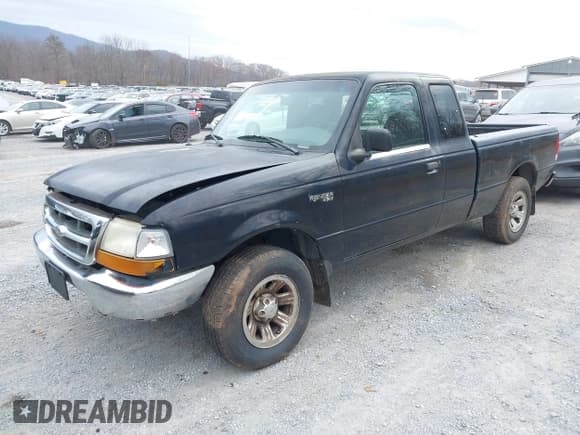 ✅ 2000 Ford Ranger XL • VIN: 1FTYR14V6YPC05166 • Lot: 43788038. Wystawiony na IAAI z przebiegiem 220 352 mil. Bezpłatny archiwum sprzedaży aukcyjnych z USA i szczegółowy raport historii pojazdu na DreamBid. Zdjęcie 2.