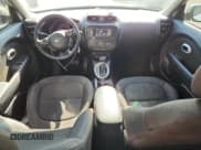 ✅ 2017 Kia Soul • VIN: KNDJN2A27H7426840 • Lot: 92512685. Wystawiony na Copart z przebiegiem 120 011 mil. Bezpłatny archiwum sprzedaży aukcyjnych z USA i szczegółowy raport historii pojazdu na DreamBid. Zdjęcie 8.