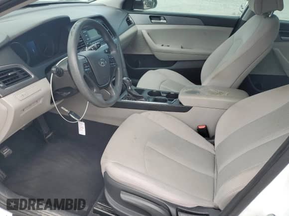 2017 Hyundai Sonata 2.4L с VIN 5NPE24AF6HH566723, выставлен на аукционе Copart как лот 86223075 с пробегом 96 033 миль миль и Списание • Salvage title. История ставок и продаж доступна на DreamBid. Изображение 7.