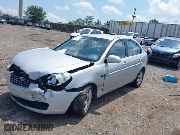 ✅ 2006 Hyundai Accent GLS • VIN: KMHCN46C86U011087 • Лот: 42675164. Опубликован ранее на IAAI с пробегом 112 108 миль. Бесплатный доступ к архиву аукционных продаж из США и подробный отчёт об истории автомобиля на DreamBid. Изображение 17.