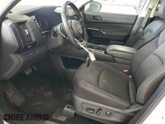 2024 Nissan Pathfinder SV with VIN 5N1DR3BAXRC297459, listed as a Copart auction lot 90979305 with 32,984 mi miles and Clean title. Bid and sale history available at DreamBid. Image 7.