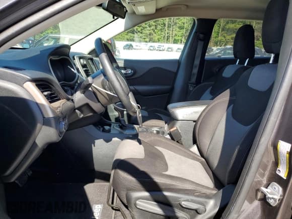 ✅ 2014 Jeep Cherokee Latitude • VIN: 1C4PJMCBXEW151724 • Lot: 55558045. Wystawiony na Copart z przebiegiem 149 455 mil. Bezpłatny archiwum sprzedaży aukcyjnych z USA i szczegółowy raport historii pojazdu na DreamBid. Zdjęcie 7.