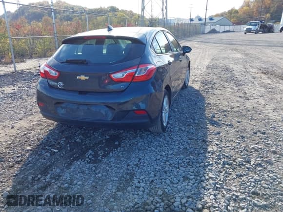 ✅ 2017 Chevrolet Cruze LT • VIN: 3G1BE6SM6HS531133 • Lot: 43536755. Listed on IAAI with 60,613 mi. Free auction sales archive from the USA and detailed vehicle history report at DreamBid. Image 4.