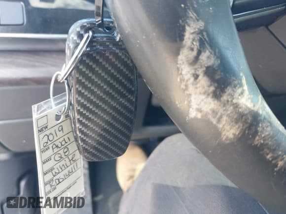 ✅ 2019 Audi Q8 Premium • VIN: WA1AVAF1XKD014411 • Lot: 42267529. Wystawiony na IAAI z przebiegiem 81 835 mil. Bezpłatny archiwum sprzedaży aukcyjnych z USA i szczegółowy raport historii pojazdu na DreamBid. Zdjęcie 11.