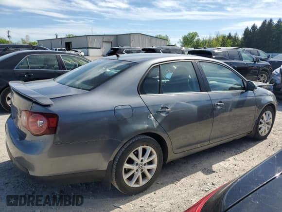 ✅ 2010 Volkswagen Jetta SE • VIN: 3VWRZ7AJXAM141876 • Lot: 57413545. Wystawiony na Copart z przebiegiem 113 797 mil. Bezpłatny archiwum sprzedaży aukcyjnych z USA i szczegółowy raport historii pojazdu na DreamBid. Zdjęcie 3.