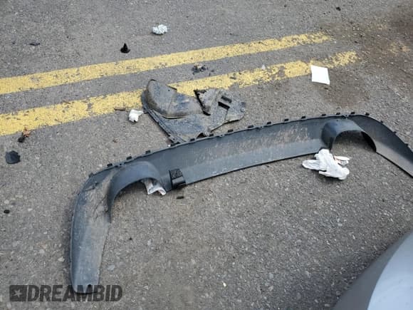 ✅ 2004 Pontiac Grand Prix GT1 • VIN: 2G2WP522141259449 • Лот: 86073875. Опубликован ранее на Copart с пробегом 173 542 миль. Бесплатный доступ к архиву аукционных продаж из США и подробный отчёт об истории автомобиля на DreamBid. Изображение 12.