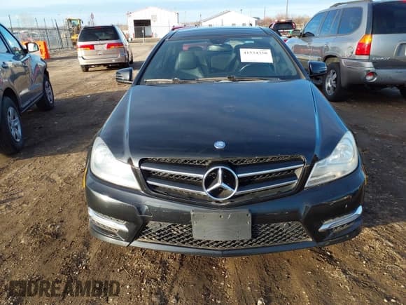 ✅ 2014 Mercedes-Benz C 250 • VIN: WDDGJ4HB5EG327622 • Lot: 41534358. Wystawiony na IAAI z przebiegiem 140 843 mil. Bezpłatny archiwum sprzedaży aukcyjnych z USA i szczegółowy raport historii pojazdu na DreamBid. Zdjęcie 12.