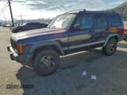 ✅ 1998 Jeep Cherokee Sport • VIN: 1J4FJ68S8WL207267 • Лот: 94191445. Опубликован ранее на Copart с пробегом 211 832 миль. Бесплатный доступ к архиву аукционных продаж из США и подробный отчёт об истории автомобиля на DreamBid. Изображение 1.