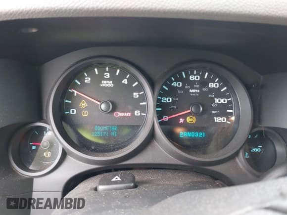 ✅ 2011 Chevrolet Silverado 1500 LS • VIN: 3GCPKREA5BG273612 • Lot: 43720013. Wystawiony na IAAI z przebiegiem 125 171 mil. Bezpłatny archiwum sprzedaży aukcyjnych z USA i szczegółowy raport historii pojazdu na DreamBid. Zdjęcie 7.