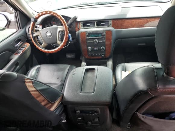 ✅ 2013 Chevrolet Avalanche LS • VIN: 3GNMCEE03DG335700 • Lot: 59901435. Listed on Copart with 185,250 mi. Free auction sales archive from the USA and detailed vehicle history report at DreamBid. Image 8.