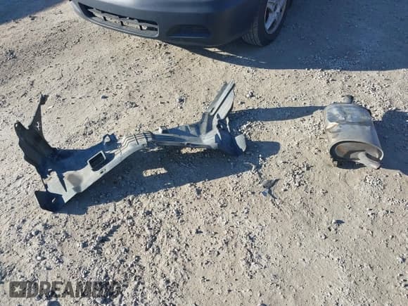 ✅ 2001 Honda Accord LX • VIN: 1HGCG22481A019395 • Lot: 43706189. Listed on IAAI with 198,661 mi. Free auction sales archive from the USA and detailed vehicle history report at DreamBid. Image 12.