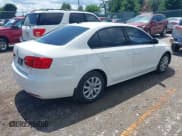 ✅ 2011 Volkswagen Jetta SE • VIN: 3VWBZ7AJ4BM395991 • Lot: 42550817. Listed on IAAI with 94,430 mi. Free auction sales archive from the USA and detailed vehicle history report at DreamBid. Image 4.