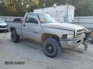 1998 Dodge 1500 z VIN 1B7HF16Y2WS676306, wystawiony jako Copart lot #75680954 z przebiegiem Nie podano mil oraz Szkoda całkowita • Salvage title. Historia ofert i sprzedaży dostępna na DreamBid. Obrazek 4.