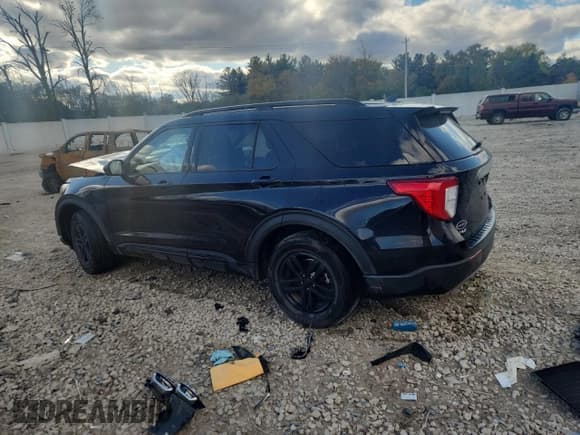 ✅ 2022 Ford Explorer XLT • VIN: 1FMSK8DH0NGB10266 • Lot: 89700535. Listed on Copart with Not provided. Free auction sales archive from the USA and detailed vehicle history report at DreamBid. Image 2.