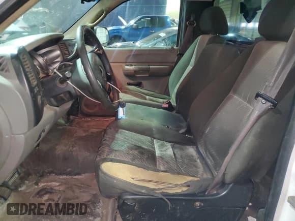 ✅ 2009 GMC Sierra 1500 • VIN: 1GTHC44K99E143963 • Лот: 46237435. Опубликован ранее на Copart с пробегом 463 492 миль. Бесплатный доступ к архиву аукционных продаж из США и подробный отчёт об истории автомобиля на DreamBid. Изображение 7.