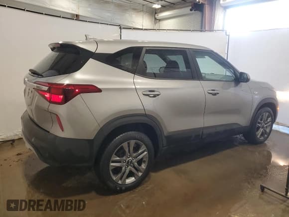 ✅ 2021 Kia Seltos LX • VIN: KNDEPCAA3M7214049 • Lot: 89509475. Listed on Copart with 31,213 mi. Free auction sales archive from the USA and detailed vehicle history report at DreamBid. Image 3.