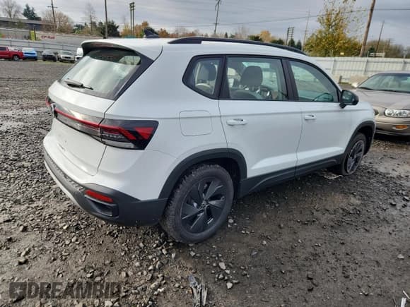 ✅ 2026 Volkswagen Taos S • VIN: 3VV5C7B27TM013545 • Lot: 93921185. Listed on Copart with 177 mi. Free auction sales archive from the USA and detailed vehicle history report at DreamBid. Image 3.