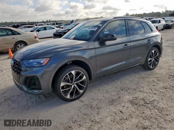 ✅ 2024 Audi SQ5 Premium Plus • VIN: WA1B4AFY0R2011267 • Lot: 66328495. Wystawiony na Copart z przebiegiem 11 945 mil. Bezpłatny archiwum sprzedaży aukcyjnych z USA i szczegółowy raport historii pojazdu na DreamBid. Zdjęcie 1.