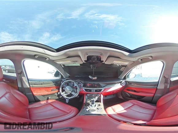 ✅ 2020 Alfa Romeo Stelvio Ti • VIN: ZASPAKBN6L7C83068 • Lot: 84550965. Wystawiony na Copart z przebiegiem 78 106 mil. Bezpłatny archiwum sprzedaży aukcyjnych z USA i szczegółowy raport historii pojazdu na DreamBid. Zdjęcie 16.