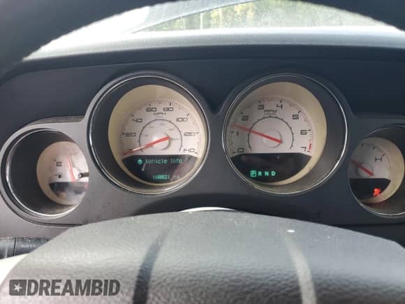 2013 Dodge Challenger SXT z VIN 2C3CDYAG5DH510524, wystawiony jako Copart lot #70951524 z przebiegiem 168 821 mil mil oraz Czysty tytuł • Clean title. Historia ofert i sprzedaży dostępna na DreamBid. Obrazek 9.