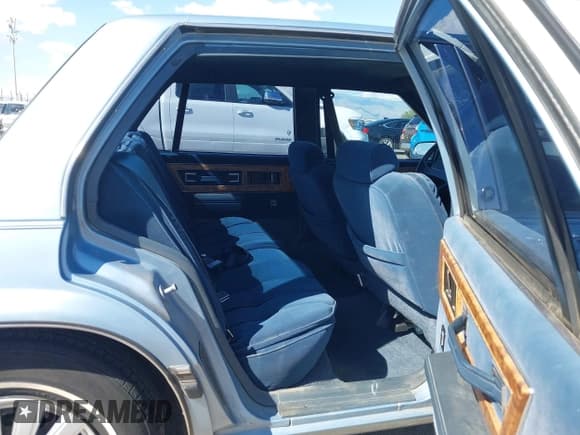 ✅ 1991 Buick LeSabre • VIN: 1G4HR54C2MH445143 • Лот: 43171191. Опубликован ранее на IAAI с пробегом 113 334 миль. Бесплатный доступ к архиву аукционных продаж из США и подробный отчёт об истории автомобиля на DreamBid. Изображение 8.