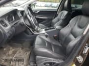 ✅ 2015 Volvo V60 T5 Platinum • VIN: YV4612HMXF1000033 • Лот: 92734025. Опубликован ранее на Copart с пробегом 154 226 миль. Бесплатный доступ к архиву аукционных продаж из США и подробный отчёт об истории автомобиля на DreamBid. Изображение 7.