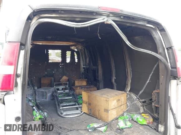 ✅ 2019 Chevrolet Express Cargo • VIN: 1GCWGBFP3K1171862 • Лот: 42027673. Опубликован ранее на IAAI с пробегом Не указан. Бесплатный доступ к архиву аукционных продаж из США и подробный отчёт об истории автомобиля на DreamBid. Изображение 11.