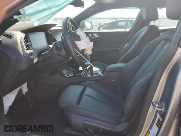 ✅ 2022 BMW 2 Series 228i xDrive • VIN: WBA73AK09N7L33883 • Lot: 71497945. Wystawiony na Copart z przebiegiem 29 950 mil. Bezpłatny archiwum sprzedaży aukcyjnych z USA i szczegółowy raport historii pojazdu na DreamBid. Zdjęcie 7.