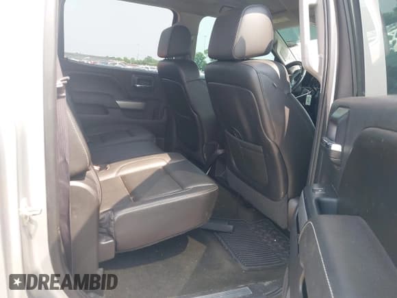 ✅ 2015 Chevrolet Silverado 2500HD LT • VIN: 1GC1KVEG3FF661609 • Lot: 42485031. Wystawiony na IAAI z przebiegiem 187 452 mil. Bezpłatny archiwum sprzedaży aukcyjnych z USA i szczegółowy raport historii pojazdu na DreamBid. Zdjęcie 8.