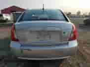 2009 Hyundai Accent L z VIN KMHCN45C89U293818, wystawiony jako Copart lot #74378814 z przebiegiem 224 573 mil mil oraz Czysty tytuł • Clean title. Historia ofert i sprzedaży dostępna na DreamBid. Obrazek 6.