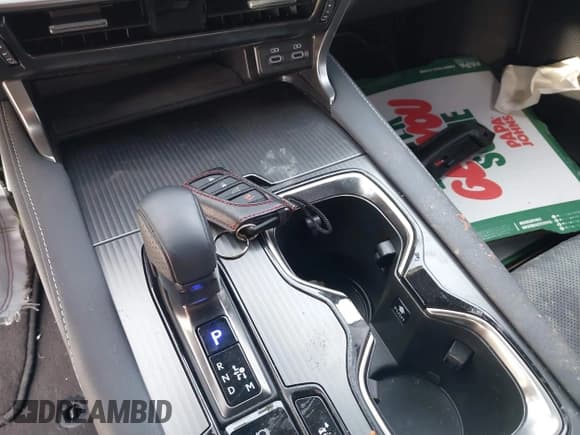 ✅ 2023 Lexus RX 500h F Sport Performance • VIN: 2T2BCMEAXPC010507 • Lot: 41383030. Wystawiony na IAAI z przebiegiem 10 075 mil. Bezpłatny archiwum sprzedaży aukcyjnych z USA i szczegółowy raport historii pojazdu na DreamBid. Zdjęcie 11.