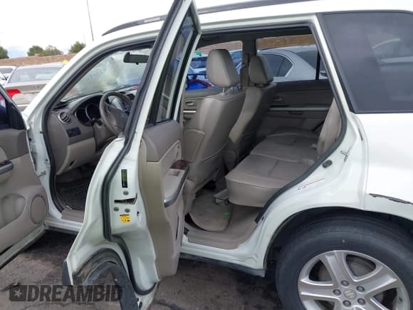 ✅ 2006 Suzuki Grand Vitara Luxury • VIN: JS3TD947064102821 • Lot: 43764244. Listed on IAAI with 122,196 mi. Free auction sales archive from the USA and detailed vehicle history report at DreamBid. Image 8.