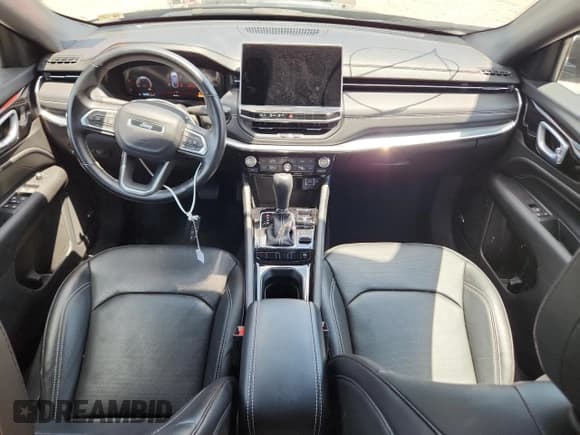 ✅ 2022 Jeep Compass High Altitude • VIN: 3C4NJDCB0NT157223 • Lot: 65541885. Wystawiony na Copart z przebiegiem 44 543 mil. Bezpłatny archiwum sprzedaży aukcyjnych z USA i szczegółowy raport historii pojazdu na DreamBid. Zdjęcie 8.