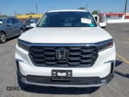 ✅ 2024 Honda Pilot EX-L • VIN: 5FNYG2H49RB012602 • Lot: 43236382. Wystawiony na IAAI z przebiegiem 28 172 mil. Bezpłatny archiwum sprzedaży aukcyjnych z USA i szczegółowy raport historii pojazdu na DreamBid. Zdjęcie 12.