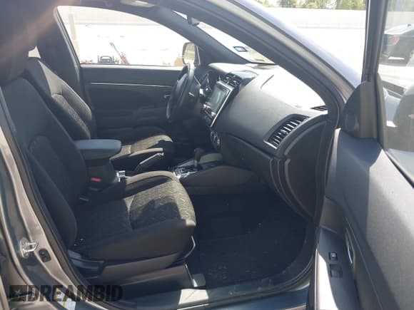 ✅ 2024 Mitsubishi Outlander S • VIN: JA4ARUAU1RU005162 • Lot: 43375023. Listed on IAAI with 63,375 mi. Free auction sales archive from the USA and detailed vehicle history report at DreamBid. Image 5.