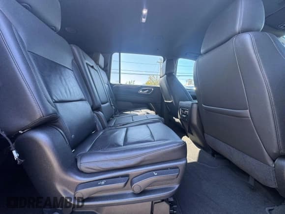 ✅ 2021 Chevrolet Suburban LT • VIN: 1GNSCCKD2MR303016 • Lot: 57201425. Listed on Copart with 244,286 mi. Free auction sales archive from the USA and detailed vehicle history report at DreamBid. Image 6.